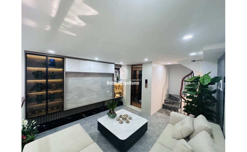 Minh Khai, Nhà Đẹp Lô Góc, 7 Tầng Thang Máy Full Nội Thất Hơn 9 Tỷ